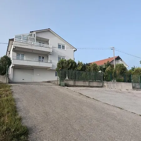 Stylish With Pool Access Apartman