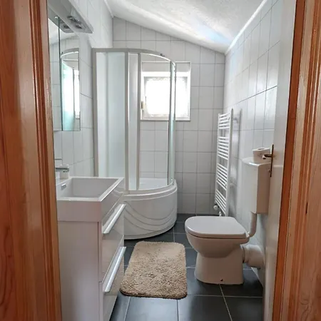 Stylish With Pool Access Apartman Oklaji