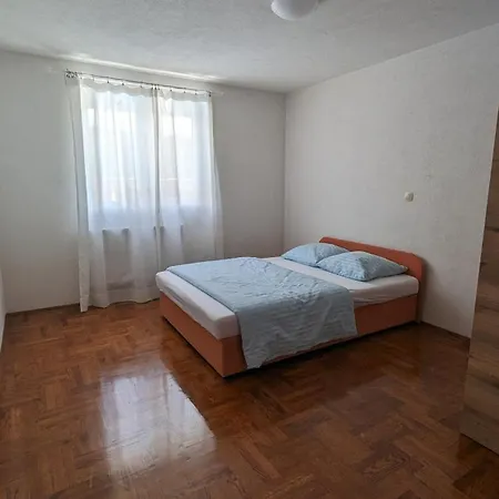 Stylish With Pool Access Apartman Oklaji